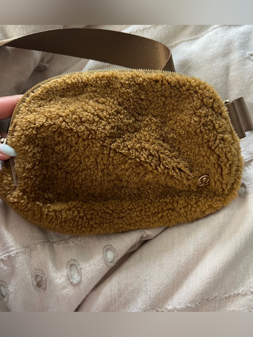 Lululemon Sherpa belt bag